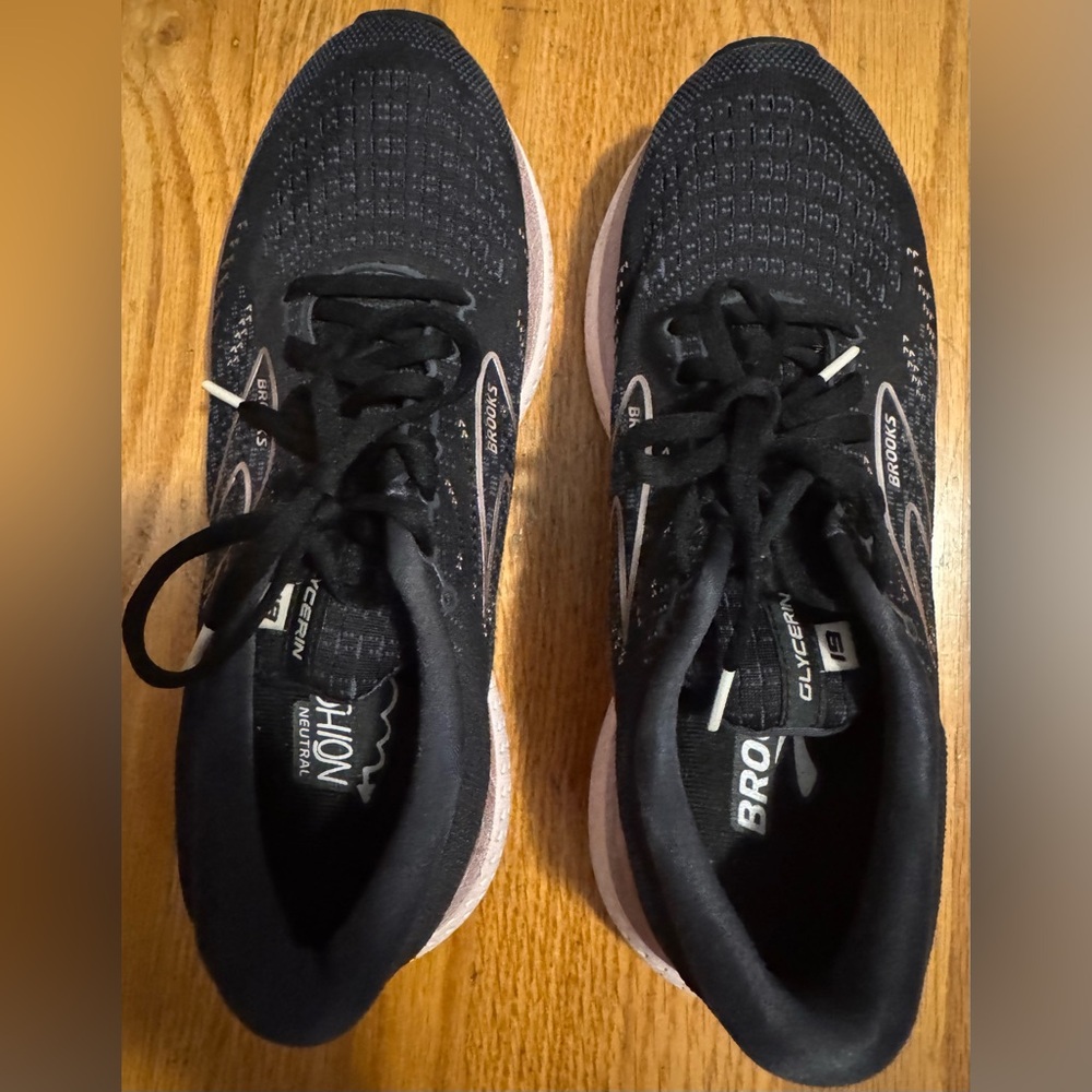 Brooks Women’s Black and Pink Running Shoes - Picture 2 of 5
